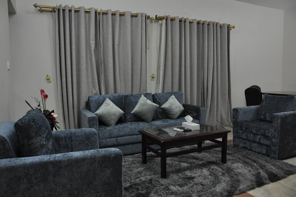 מוסקט Sahara Hotel Apartments מראה חיצוני תמונה