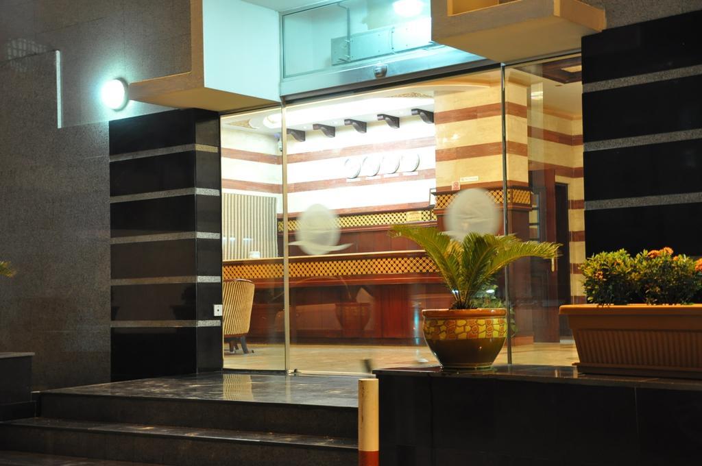 מוסקט Sahara Hotel Apartments מראה חיצוני תמונה