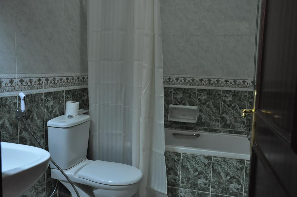 מוסקט Sahara Hotel Apartments מראה חיצוני תמונה
