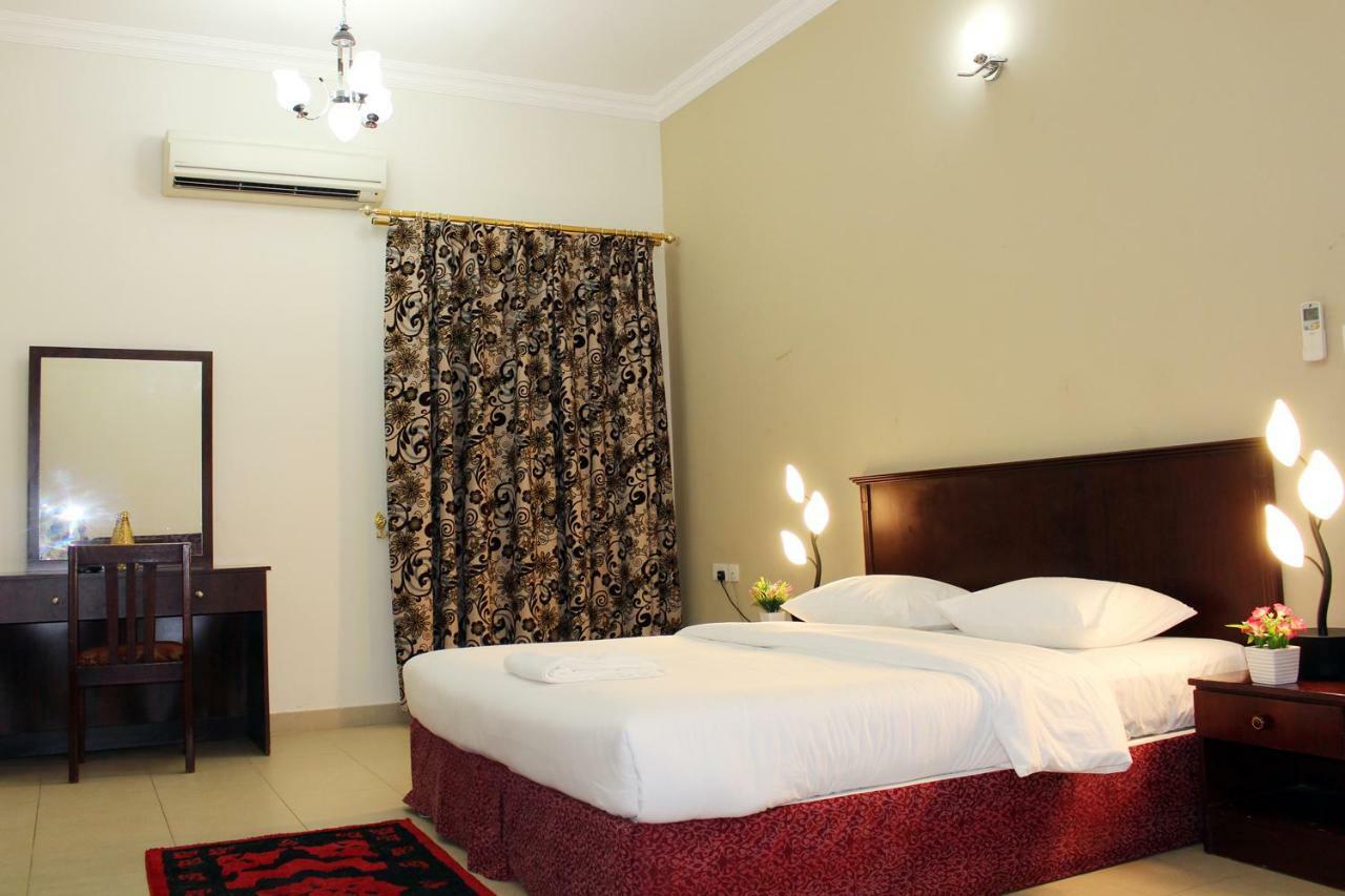 מוסקט Sahara Hotel Apartments מראה חיצוני תמונה