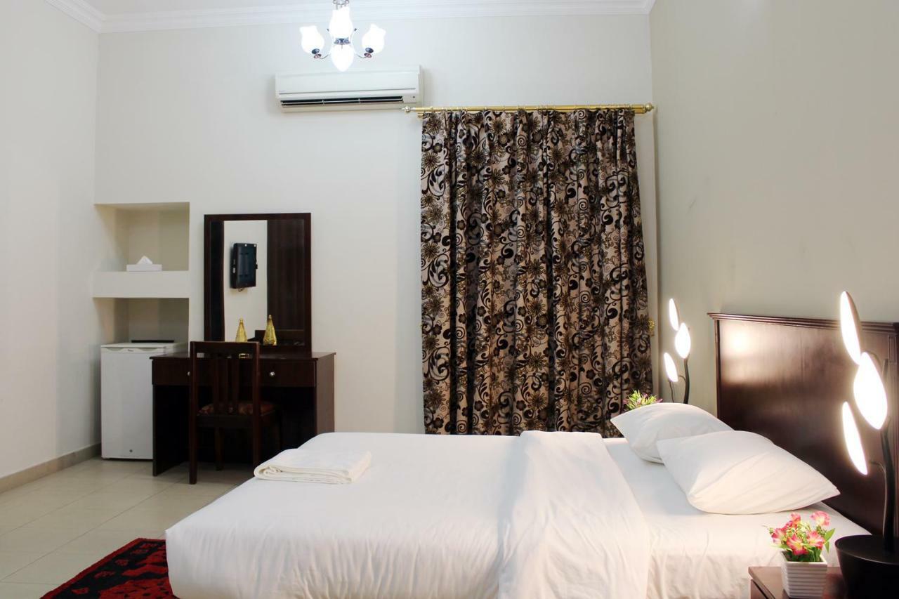 מוסקט Sahara Hotel Apartments מראה חיצוני תמונה